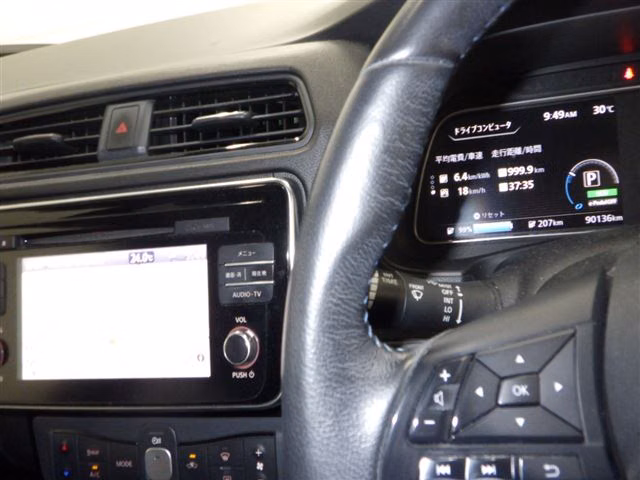 NISSAN LEAF