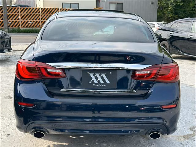 NISSAN FUGA