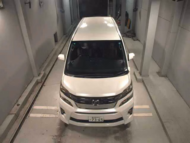 TOYOTA VELLFIRE