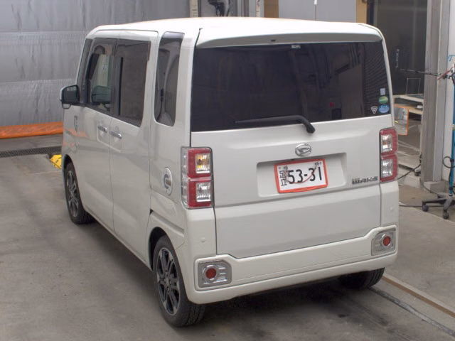 DAIHATSU WAKE
