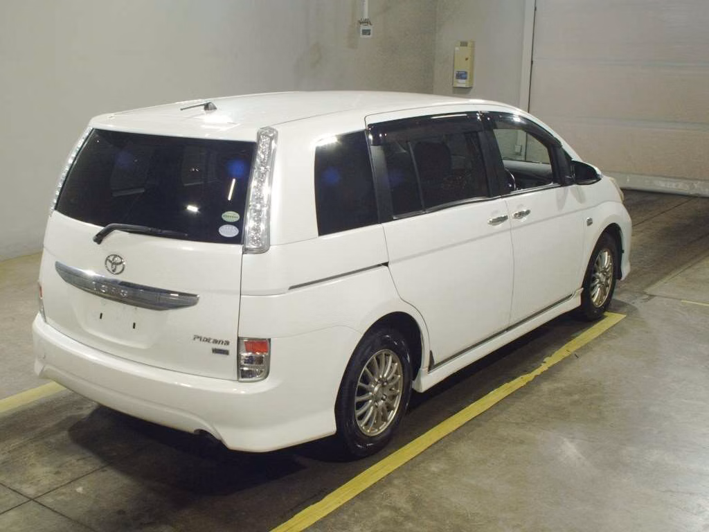 TOYOTA ISIS