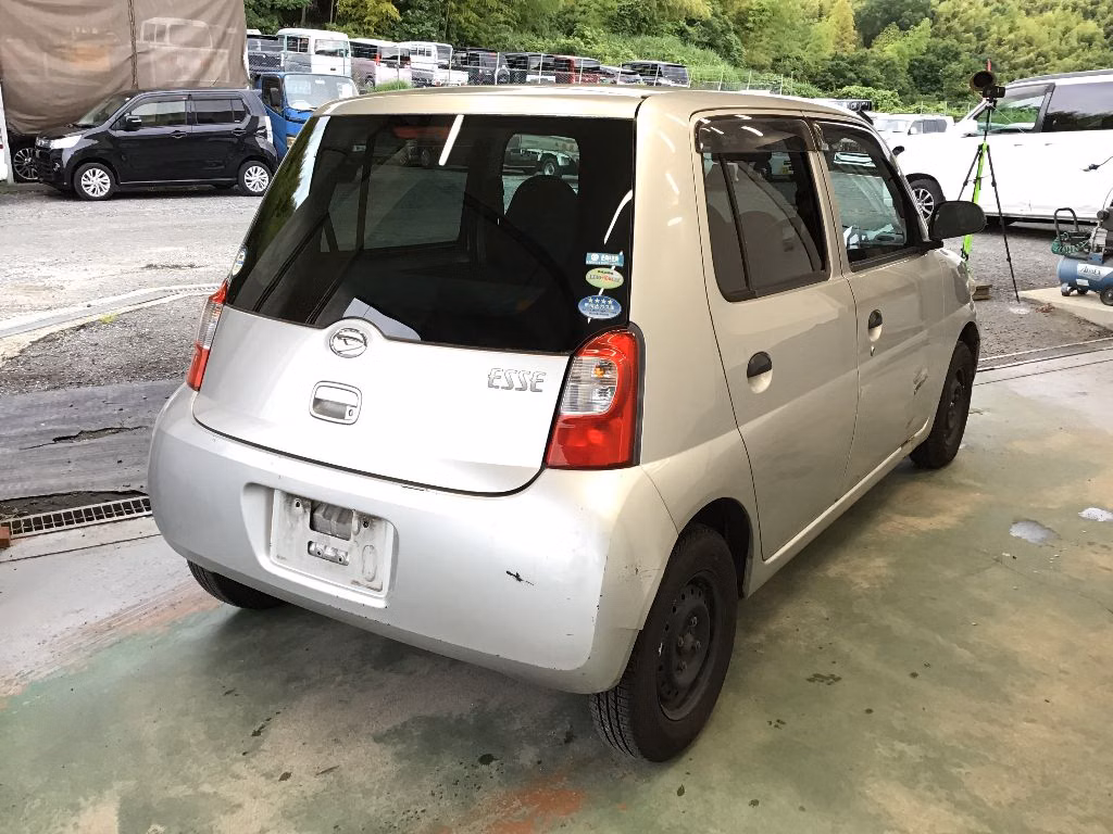 DAIHATSU ESSE