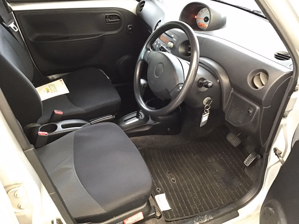 DAIHATSU ESSE