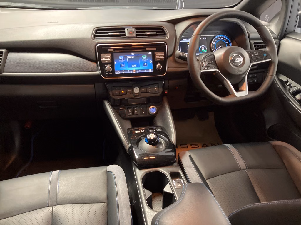 NISSAN LEAF