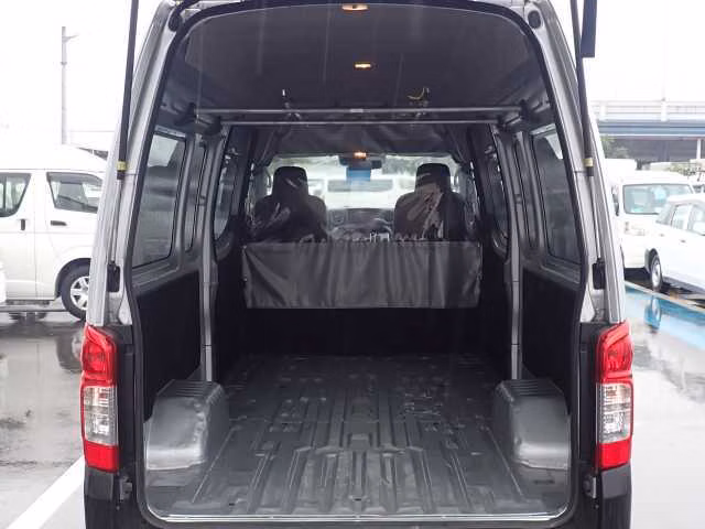 NISSAN CARAVAN