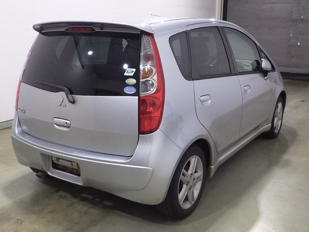 MITSUBISHI COLT