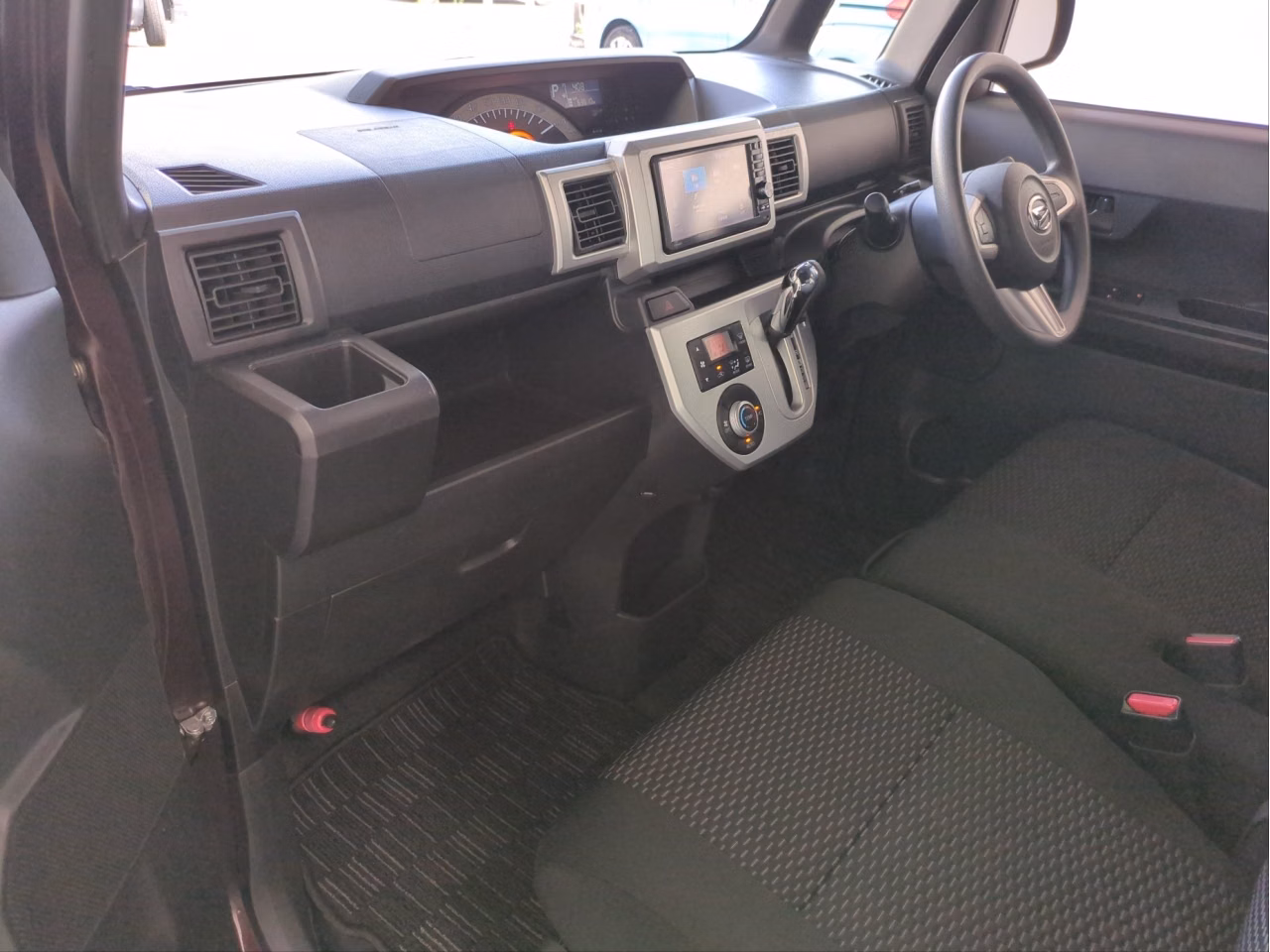 DAIHATSU WAKE