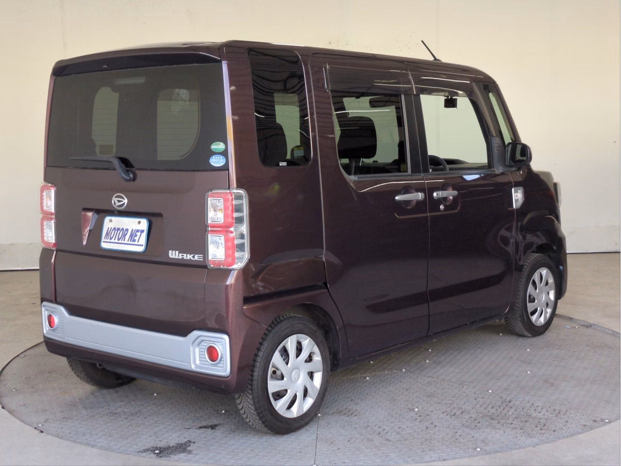DAIHATSU WAKE