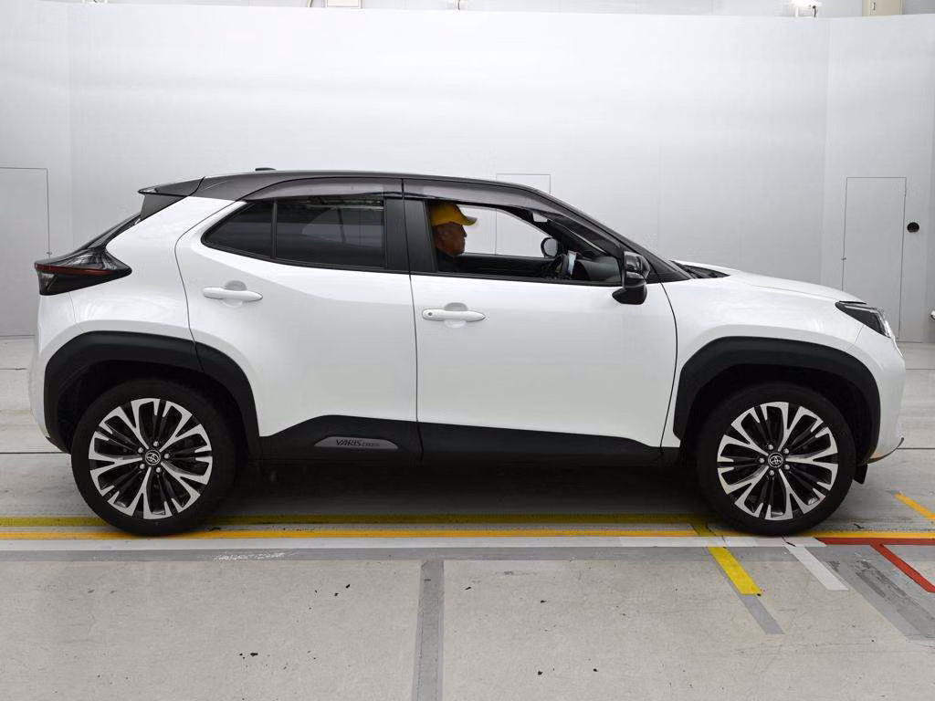 TOYOTA YARIS CROSS