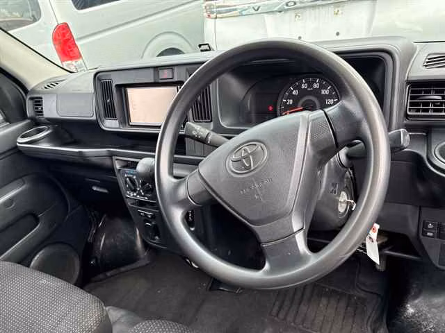 TOYOTA PIXIS VAN