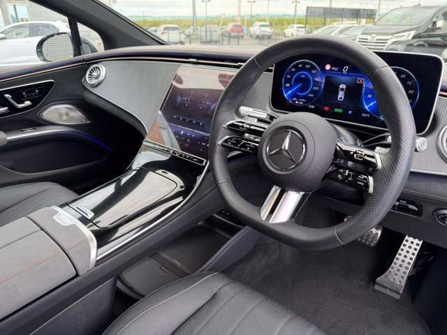 MERCEDES-BENZ EQS