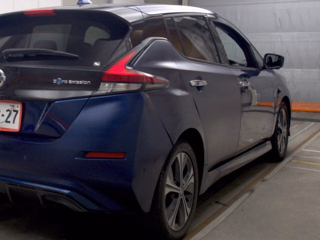 NISSAN LEAF