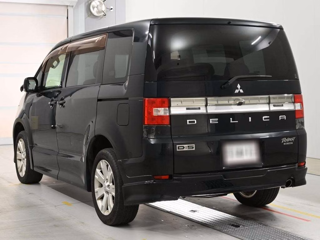 MITSUBISHI DELICA D:5