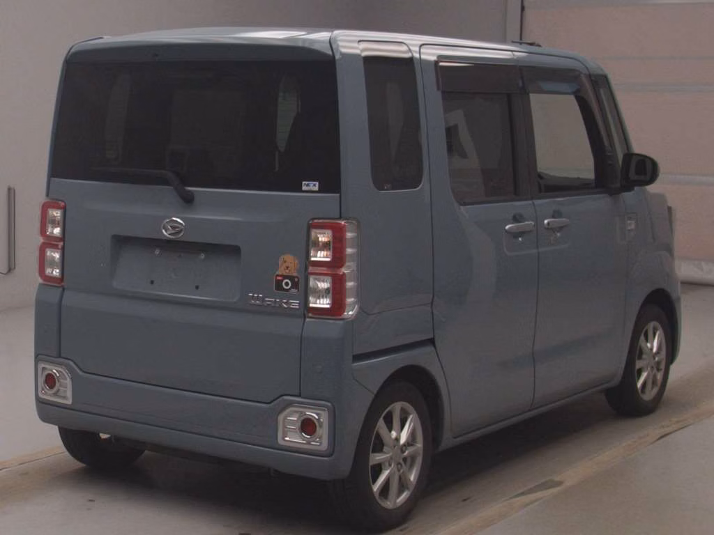 DAIHATSU WAKE