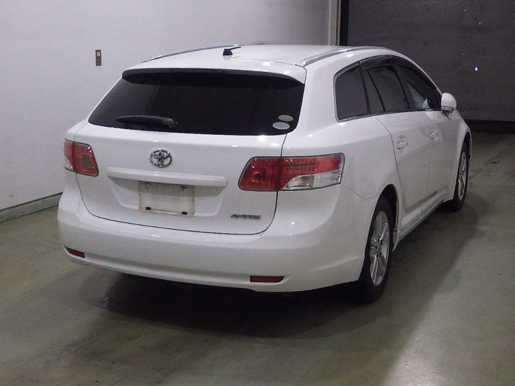 TOYOTA AVENSIS