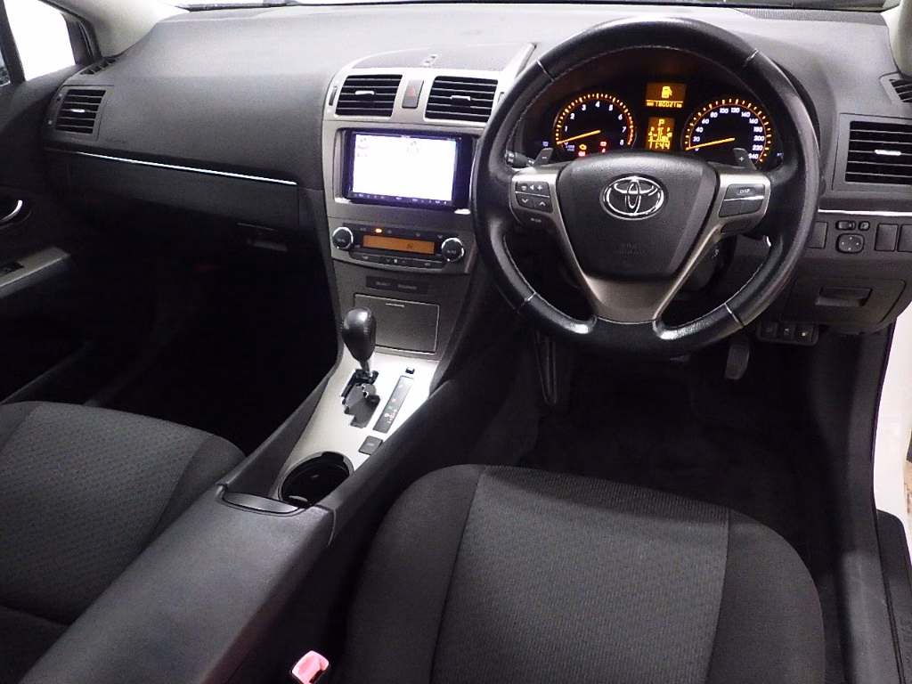 TOYOTA AVENSIS