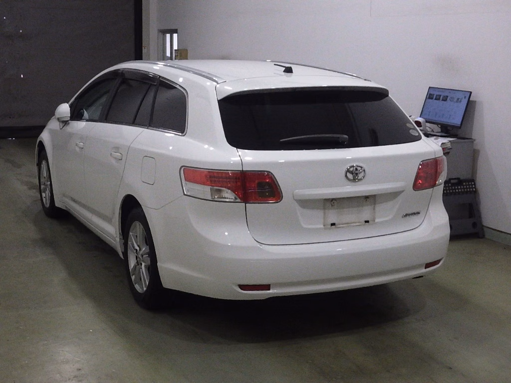 TOYOTA AVENSIS