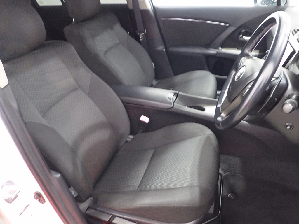 TOYOTA AVENSIS