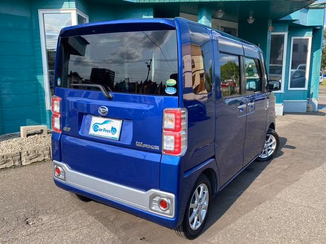 DAIHATSU WAKE