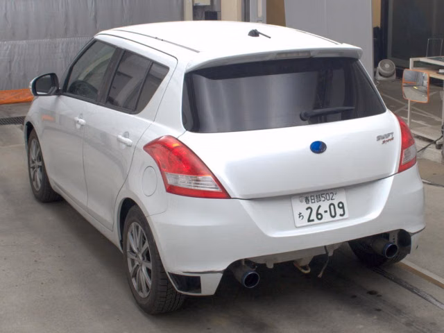 SUZUKI SWIFT