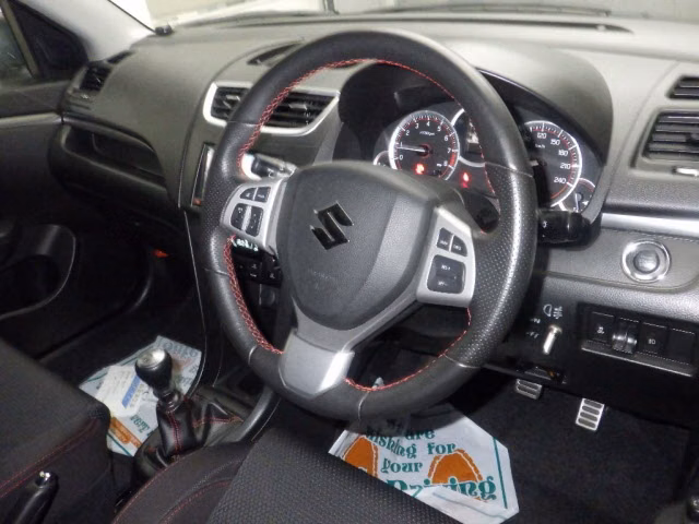SUZUKI SWIFT