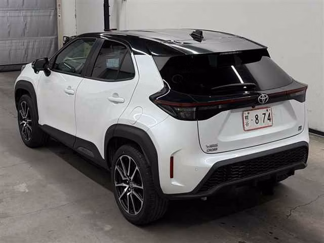 TOYOTA YARIS CROSS