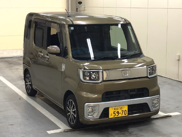 DAIHATSU WAKE