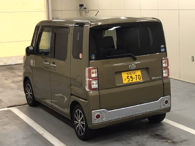 DAIHATSU WAKE