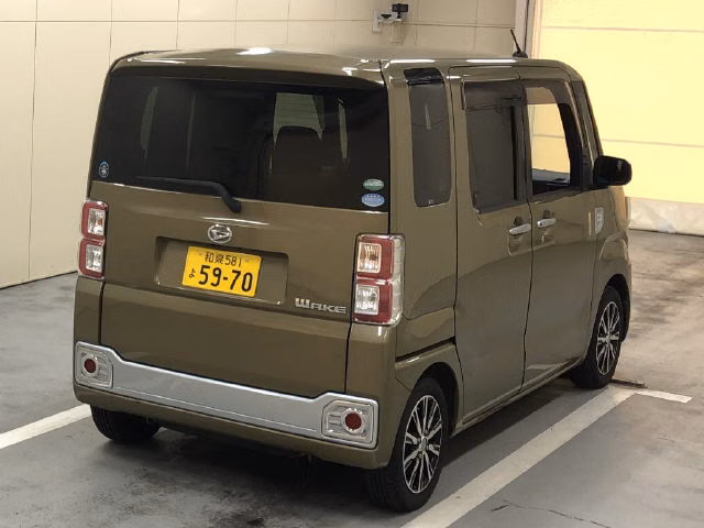 DAIHATSU WAKE