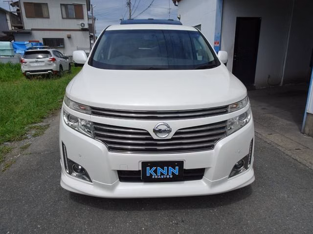 NISSAN ELGRAND