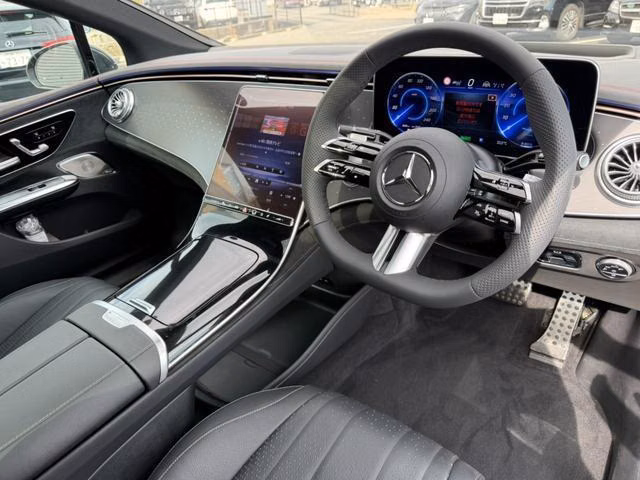 MERCEDES-BENZ EQE