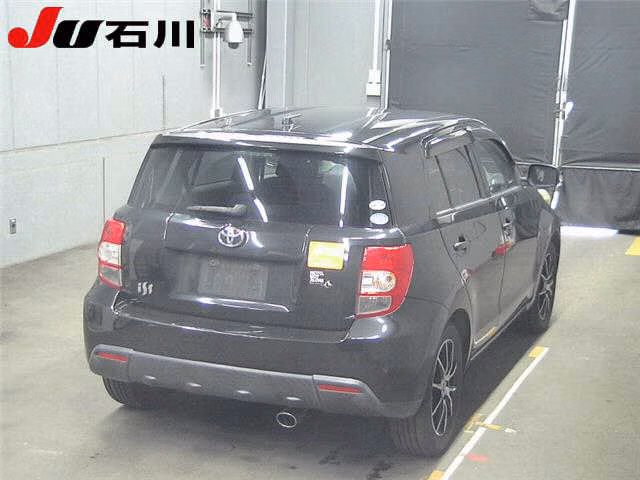 TOYOTA IST