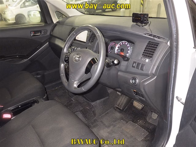 TOYOTA ISIS