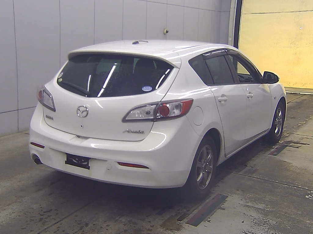 MAZDA AXELA