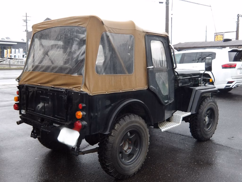 MITSUBISHI JEEP