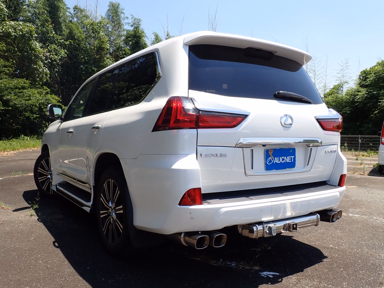 LEXUS LX570