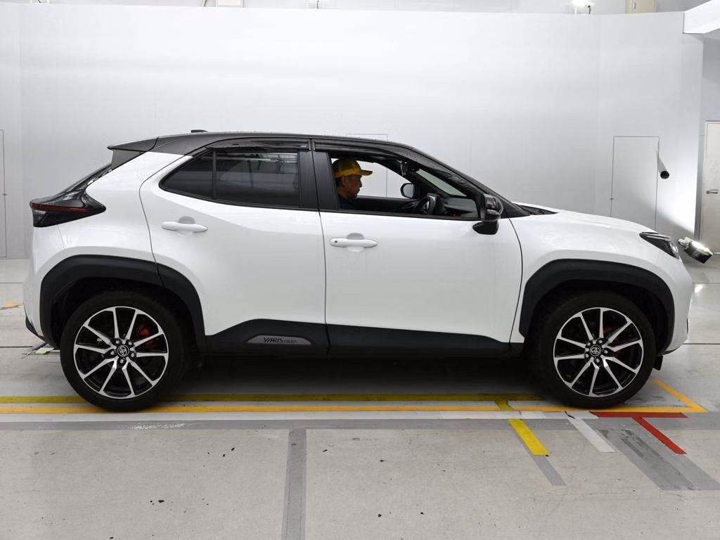 TOYOTA YARIS CROSS