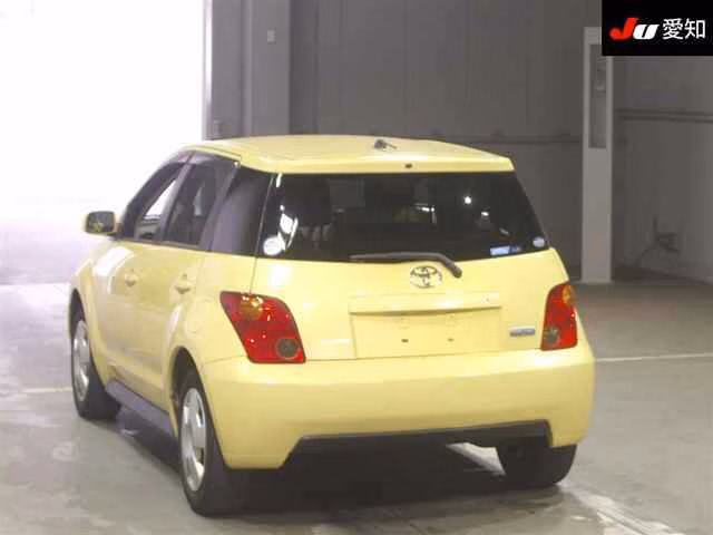 TOYOTA IST
