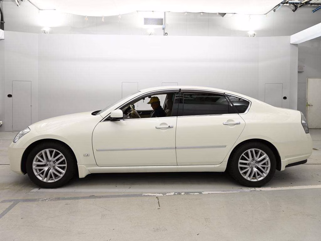 NISSAN FUGA