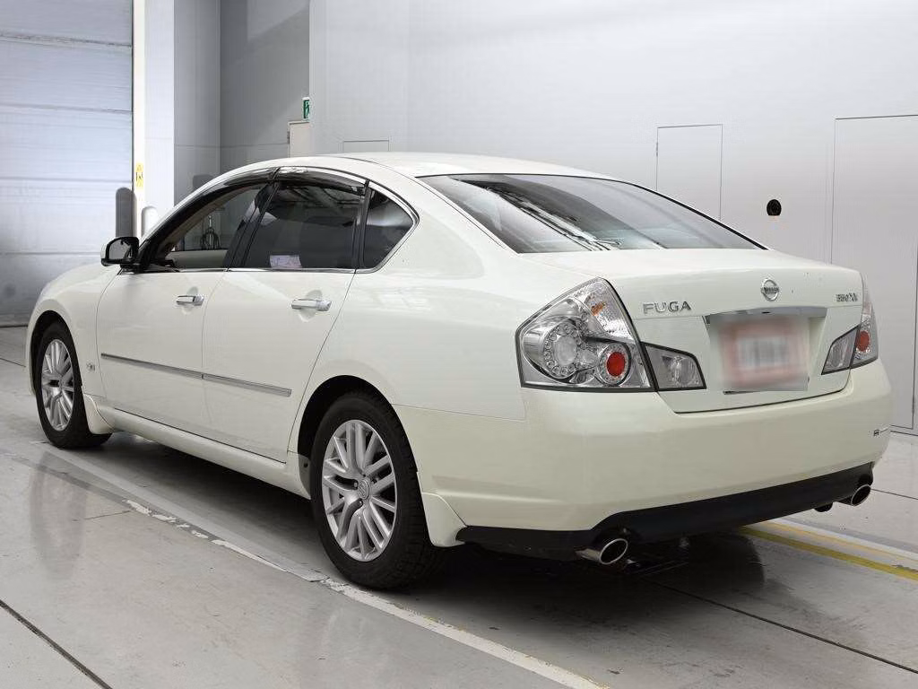 NISSAN FUGA