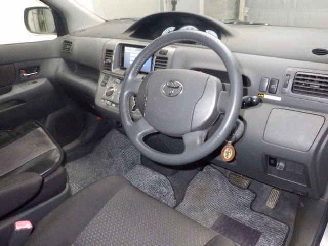 TOYOTA RAUM