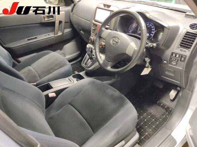 TOYOTA RUSH