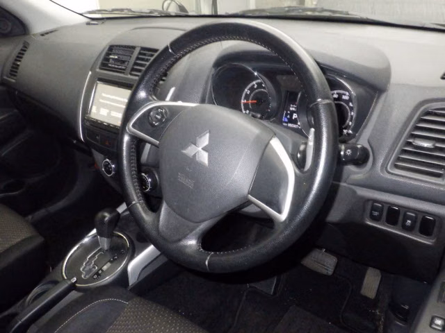 MITSUBISHI RVR