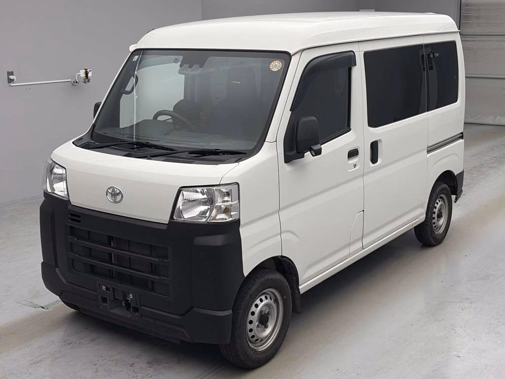 TOYOTA PIXIS VAN