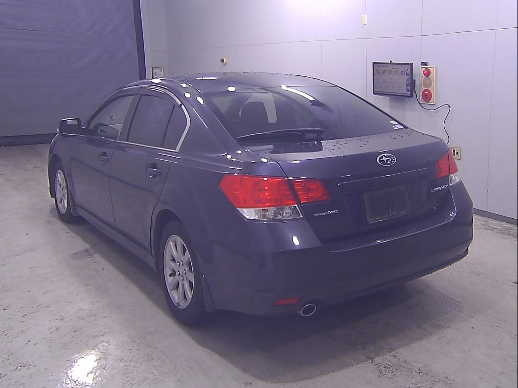 SUBARU LEGACY B4