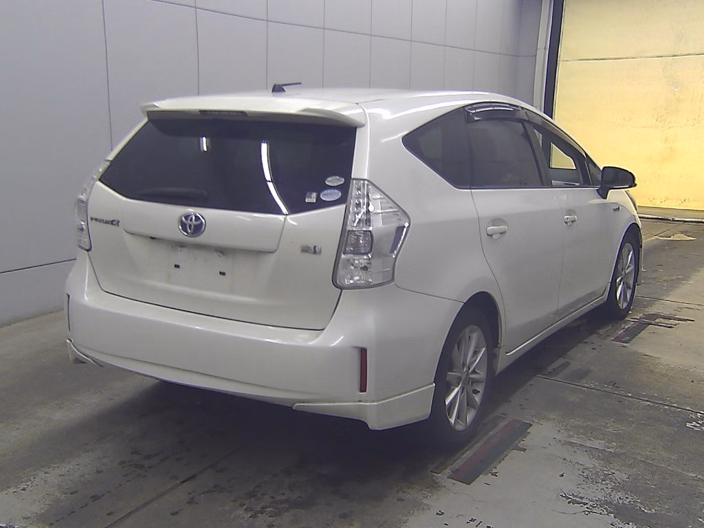 TOYOTA PRIUS ALPHA
