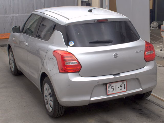 SUZUKI SWIFT