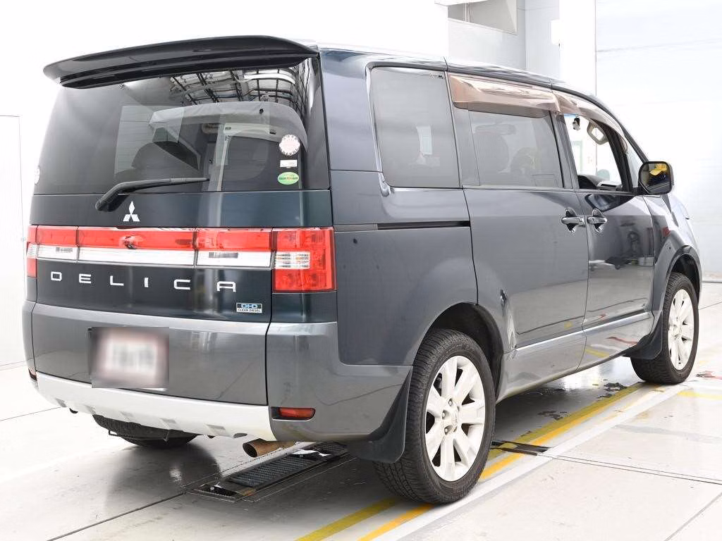 MITSUBISHI DELICA D:5