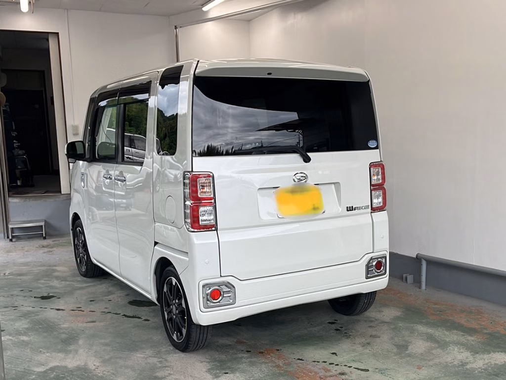 DAIHATSU WAKE
