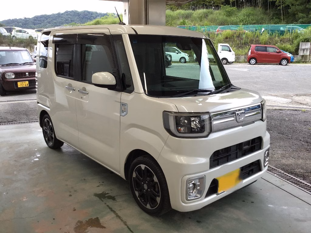 DAIHATSU WAKE